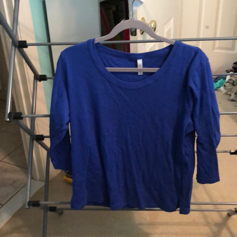 Long sleeve 3/4 blue shirt